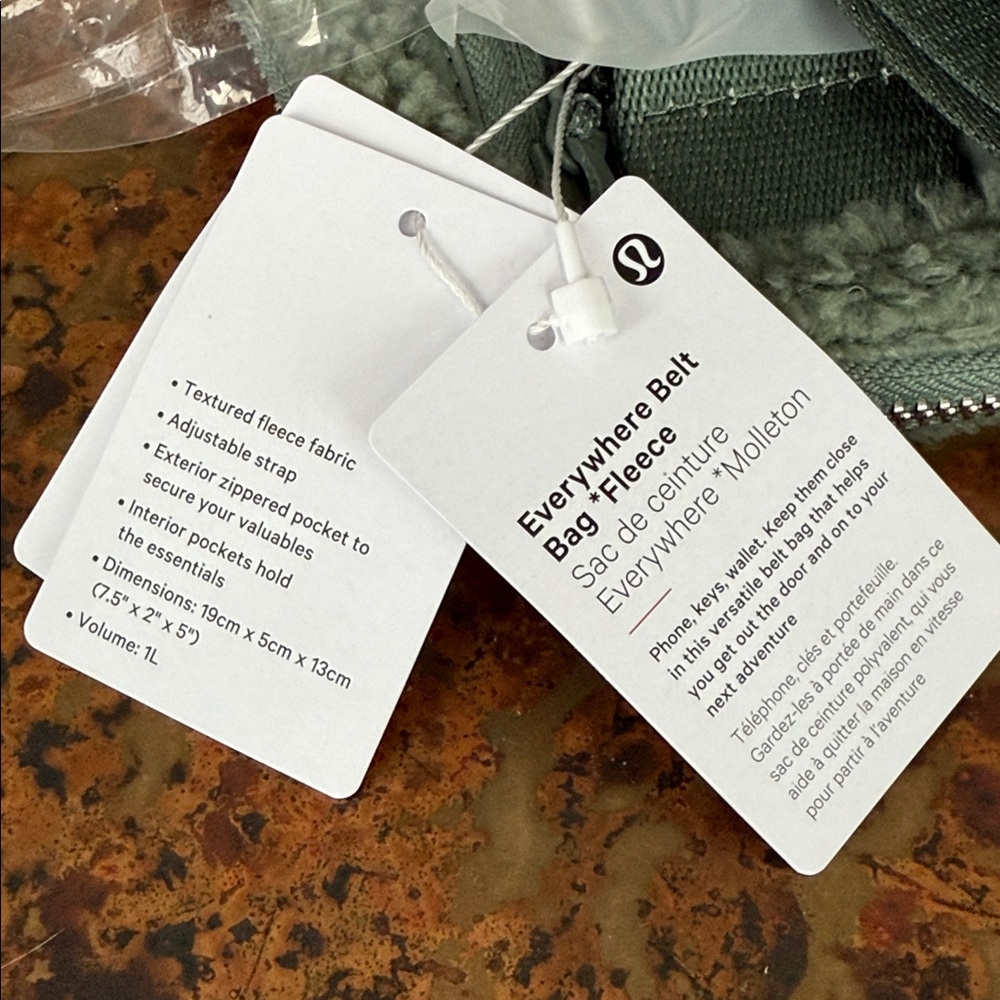 Lululemon Everywhere Fleece Belt Bag Crossover Bag in Gray Eucalyptus/Silver-1L - Picture 9 of 9